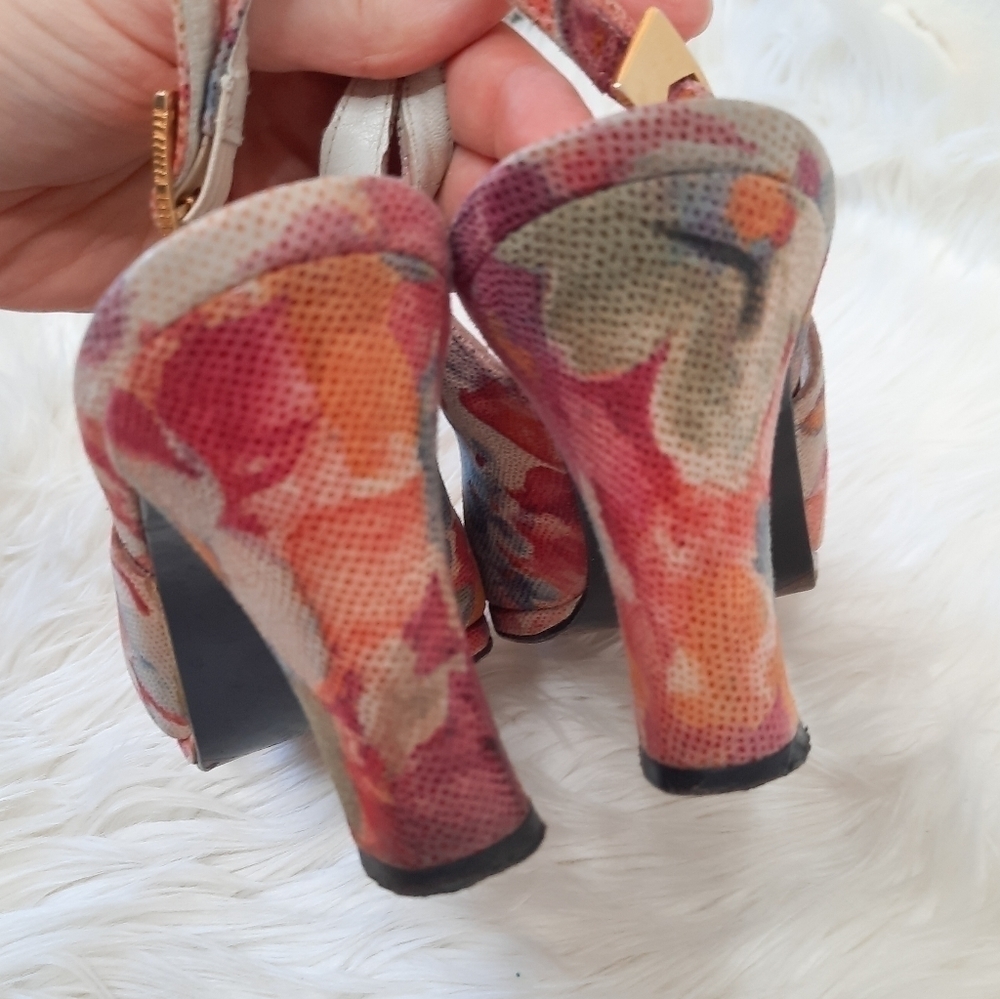 Vintage Stuart Weitzman Floral Sling Back Heels 10 - Picture 7 of 11